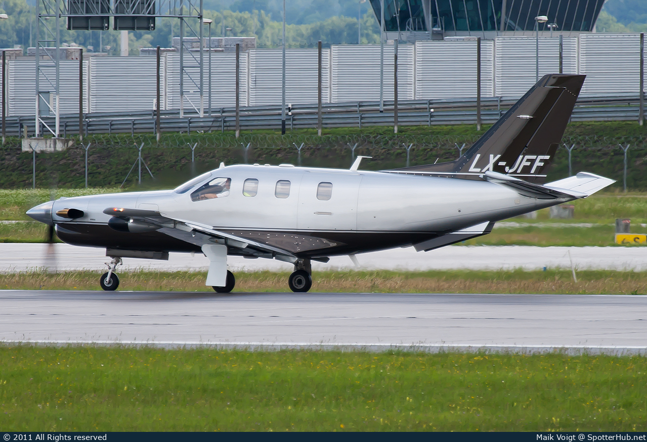 Photo of LX-JFF - SOCATA TBM 700 operated by Jetfly Aviation
