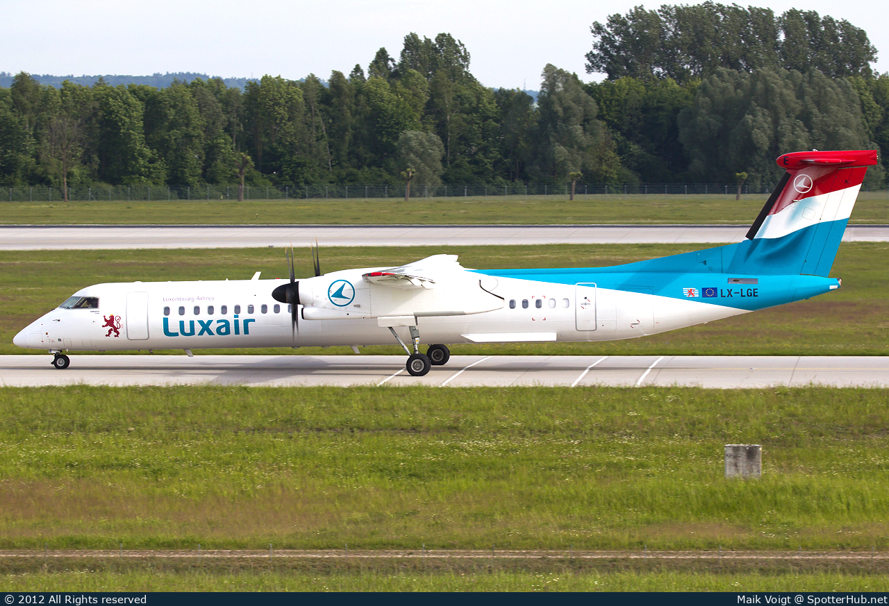 Photo of LX-LGE - Bombardier DHC-8-402 Dash 8 Q400 operated by Luxair