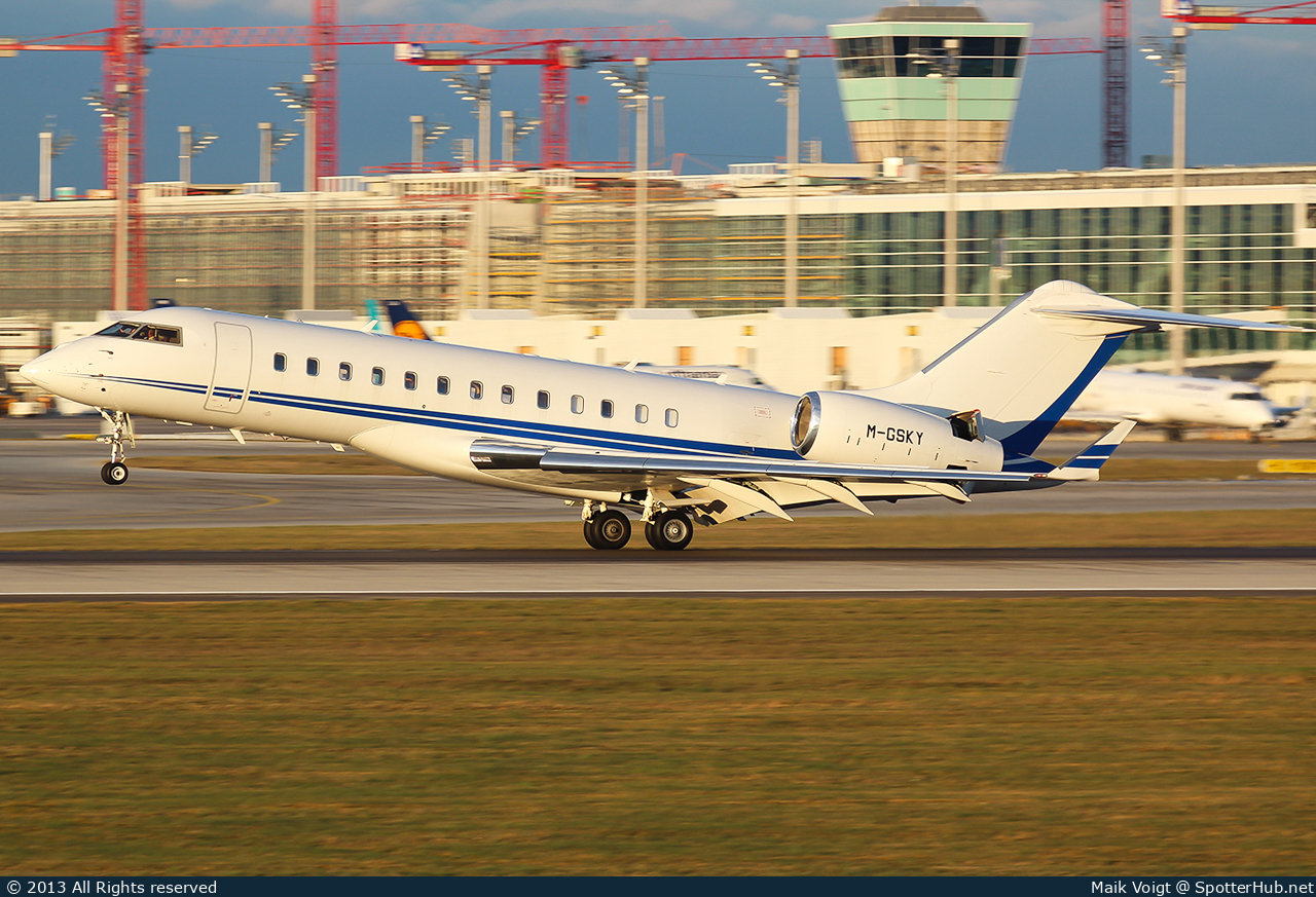 Photo of M-GSKY - Bombardier Global Express XRS operated by Private