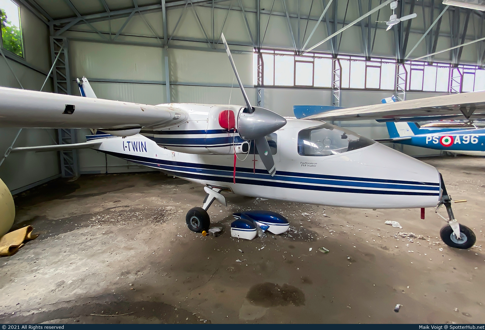 Photo of I-TWIN - Partenavia P.68 Victor operated by Private