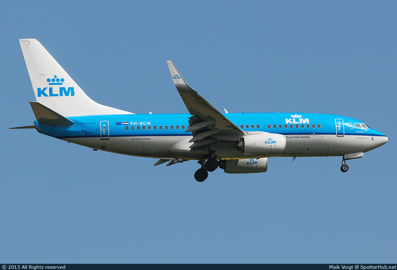 Photo of PH-BGW - Boeing 737-7K2 operated by KLM Royal Dutch Airlines