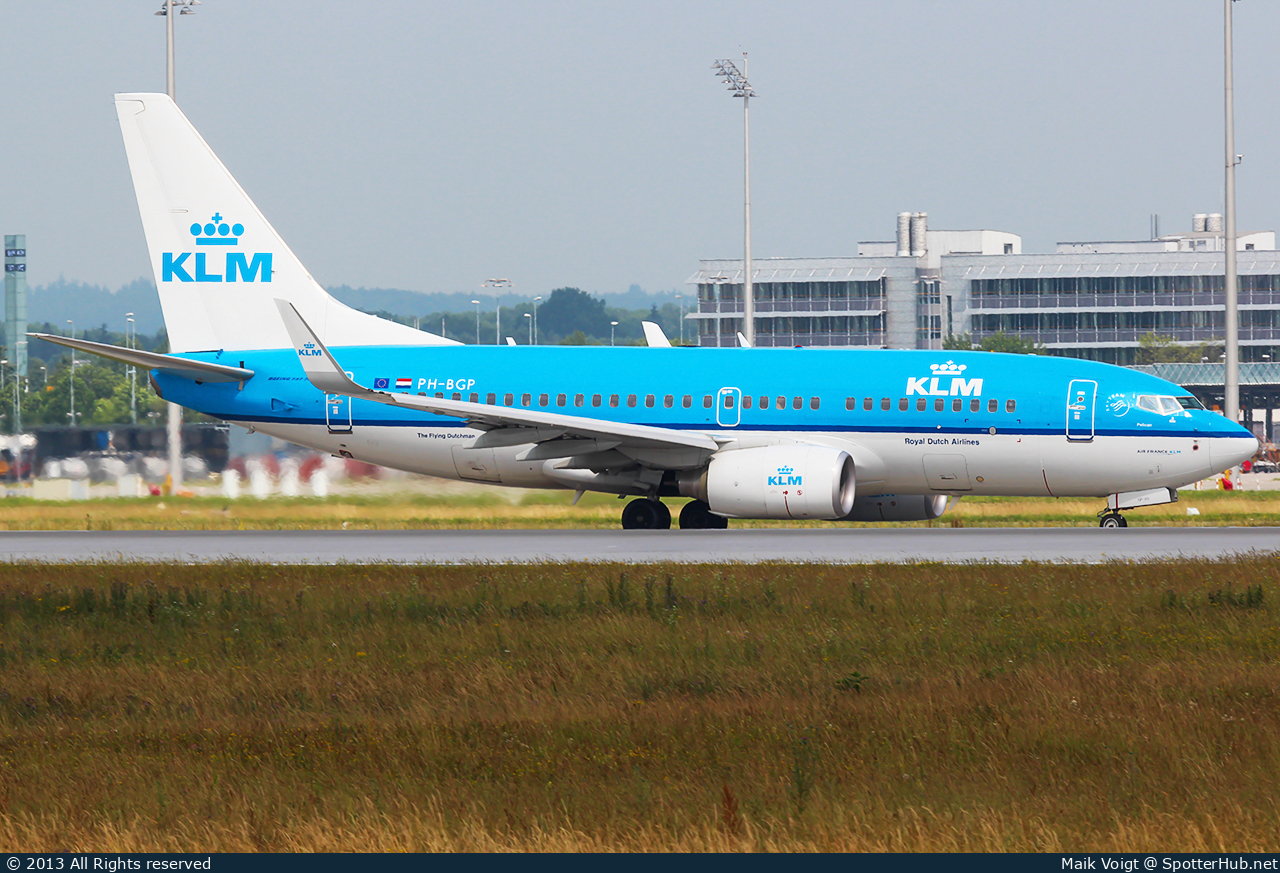 Photo of PH-BGP - Boeing 737-7K2 operated by KLM Royal Dutch Airlines