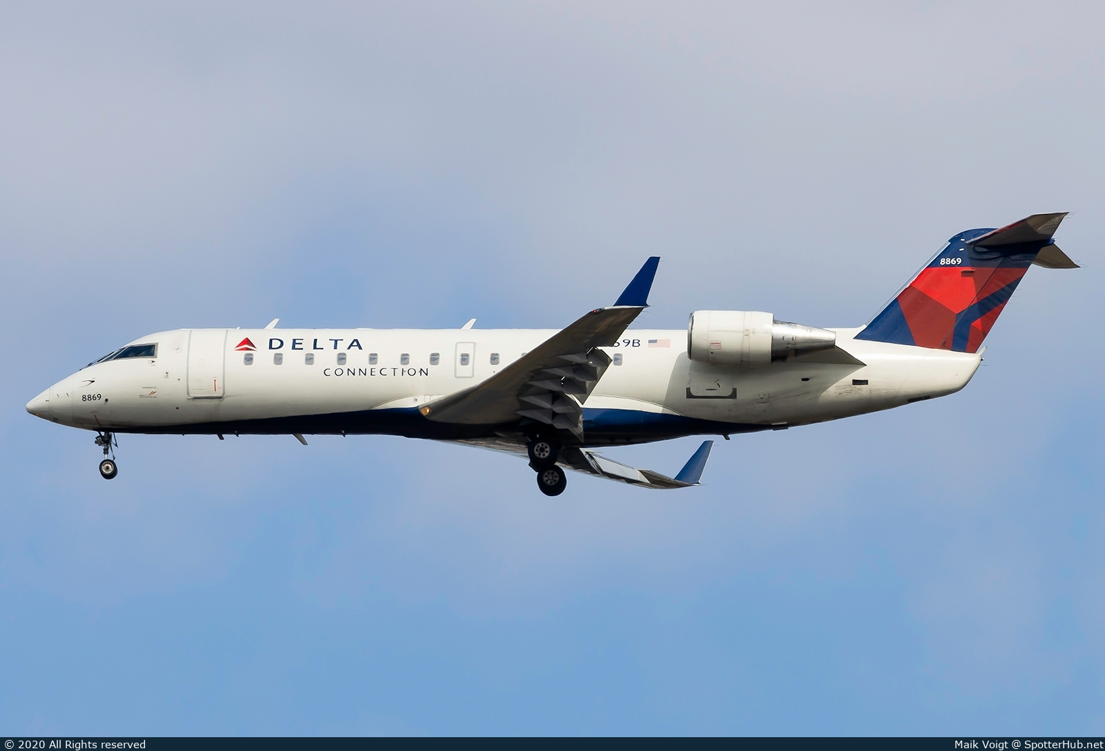 Photo of N8869B - Bombardier CRJ-200LR operated by Delta Connection (opb Endeavor Air)