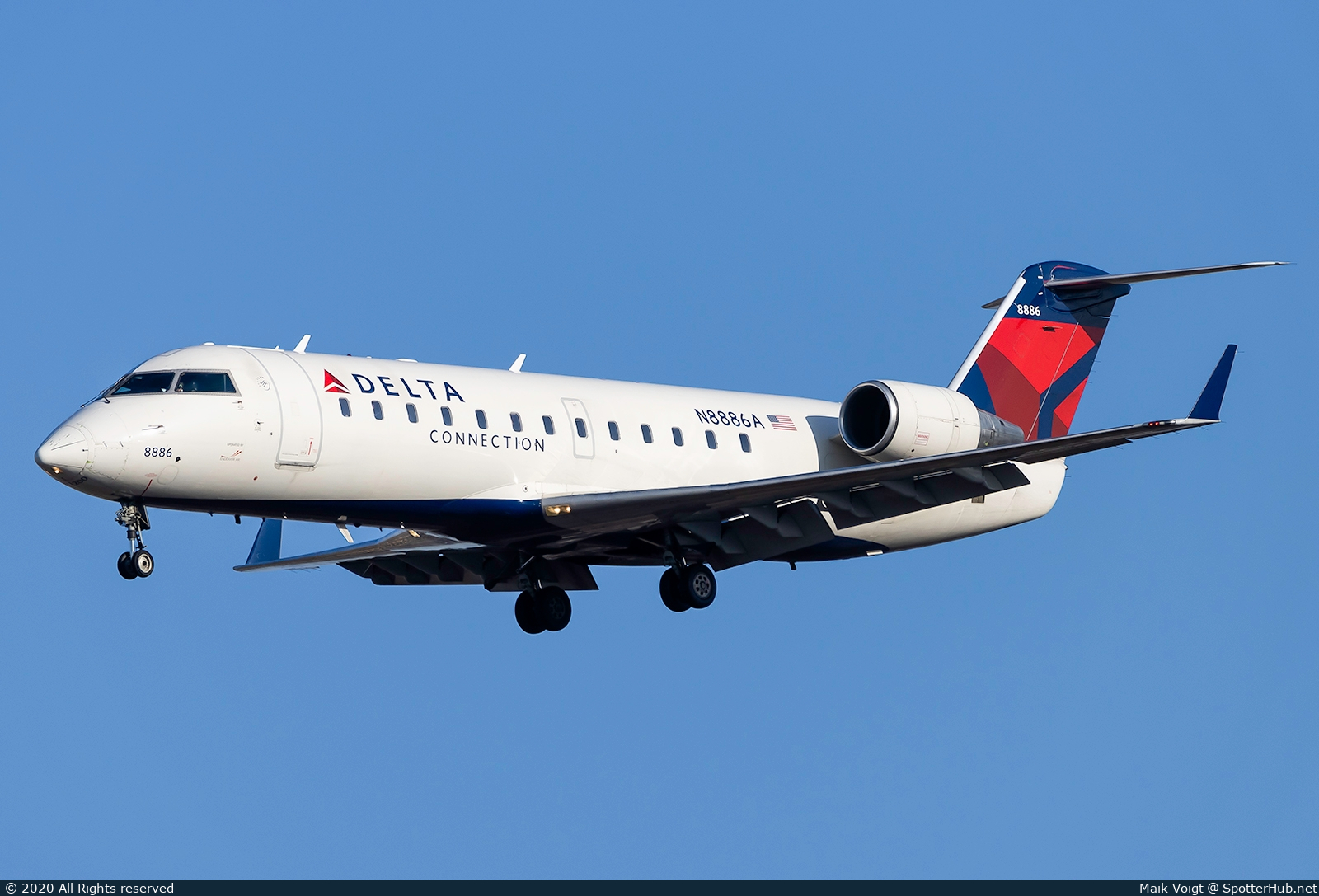 Photo of N8886A - Bombardier CRJ-200LR operated by Delta Connection (opb Endeavor Air)