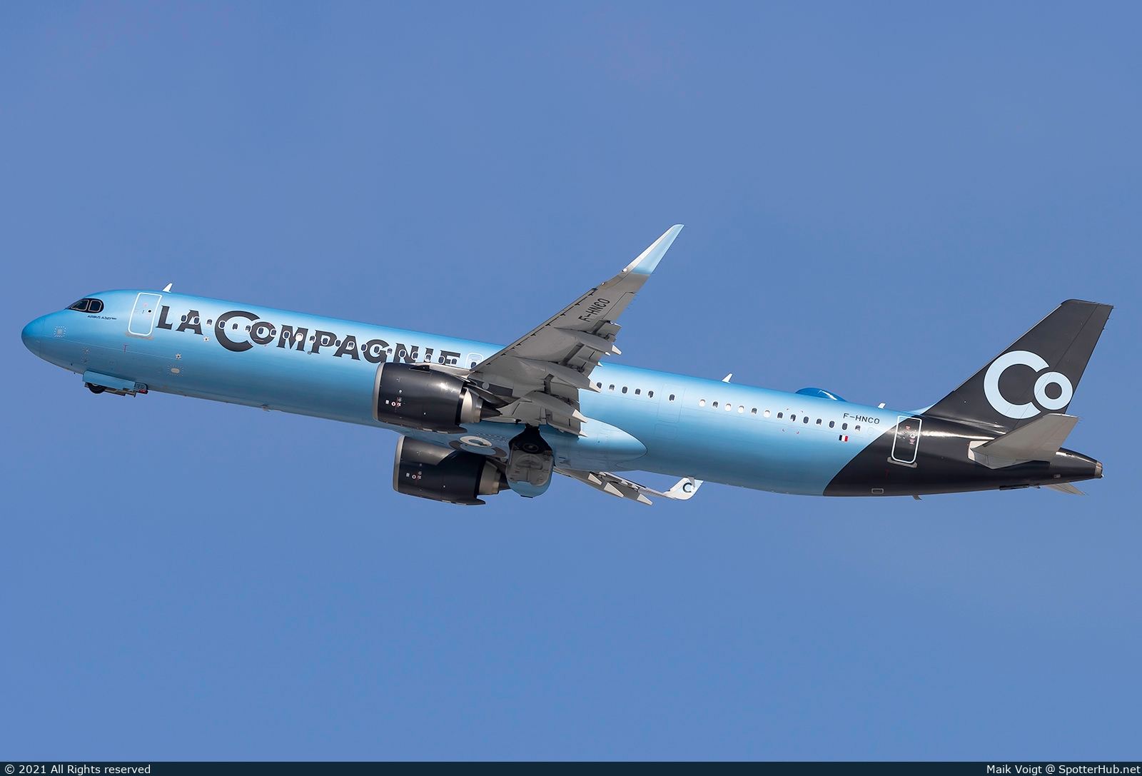 Photo of F-HNCO - Airbus A321-252NX operated by La Compagnie