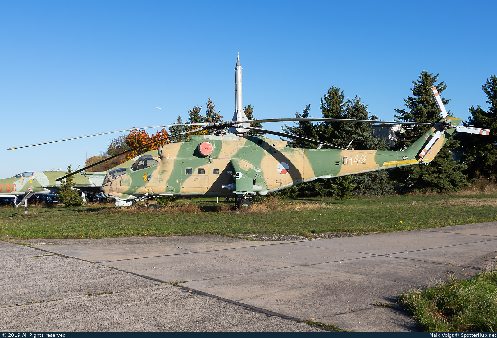 Photo of 0142 - Mil Mi-24D Hind-D operated by Czechoslovak Air Force