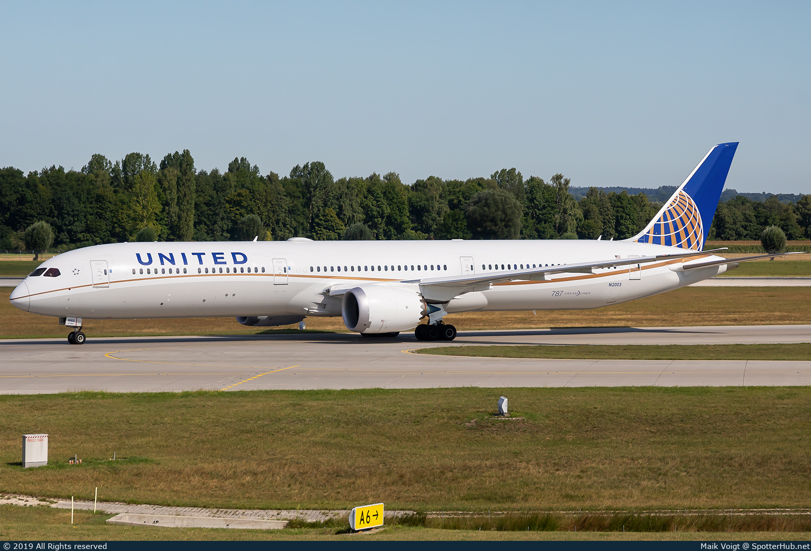 Photo of N12003 - Boeing 787-10 Dreamliner operated by United Airlines