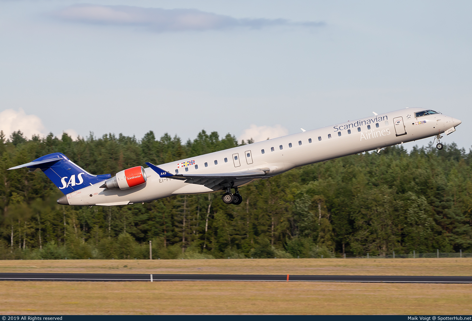 Photo of EI-FPG - Bombardier CRJ-900LR operated by SAS Scandinavian Airlines (opb CityJet)