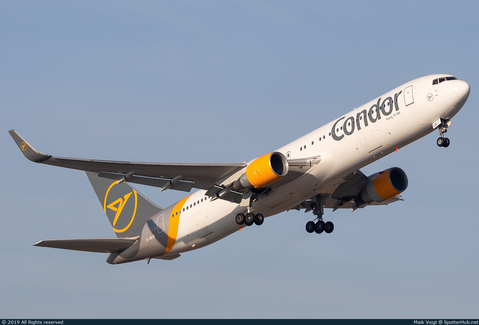 Photo of D-ABUB - Boeing 767-330(ER) operated by Condor