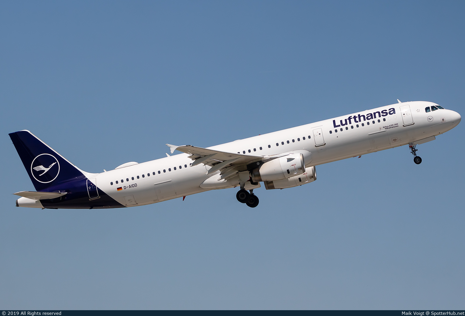 Photo of D-AIDD - Airbus A321-231 operated by Lufthansa