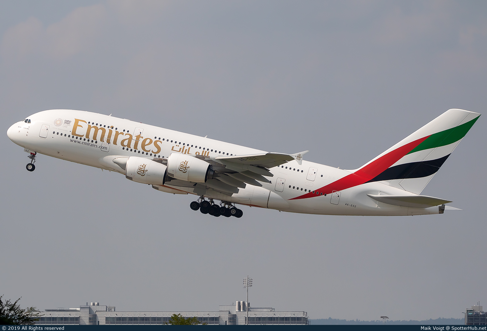 Photo of A6-EOZ - Airbus A380-861 operated by Emirates