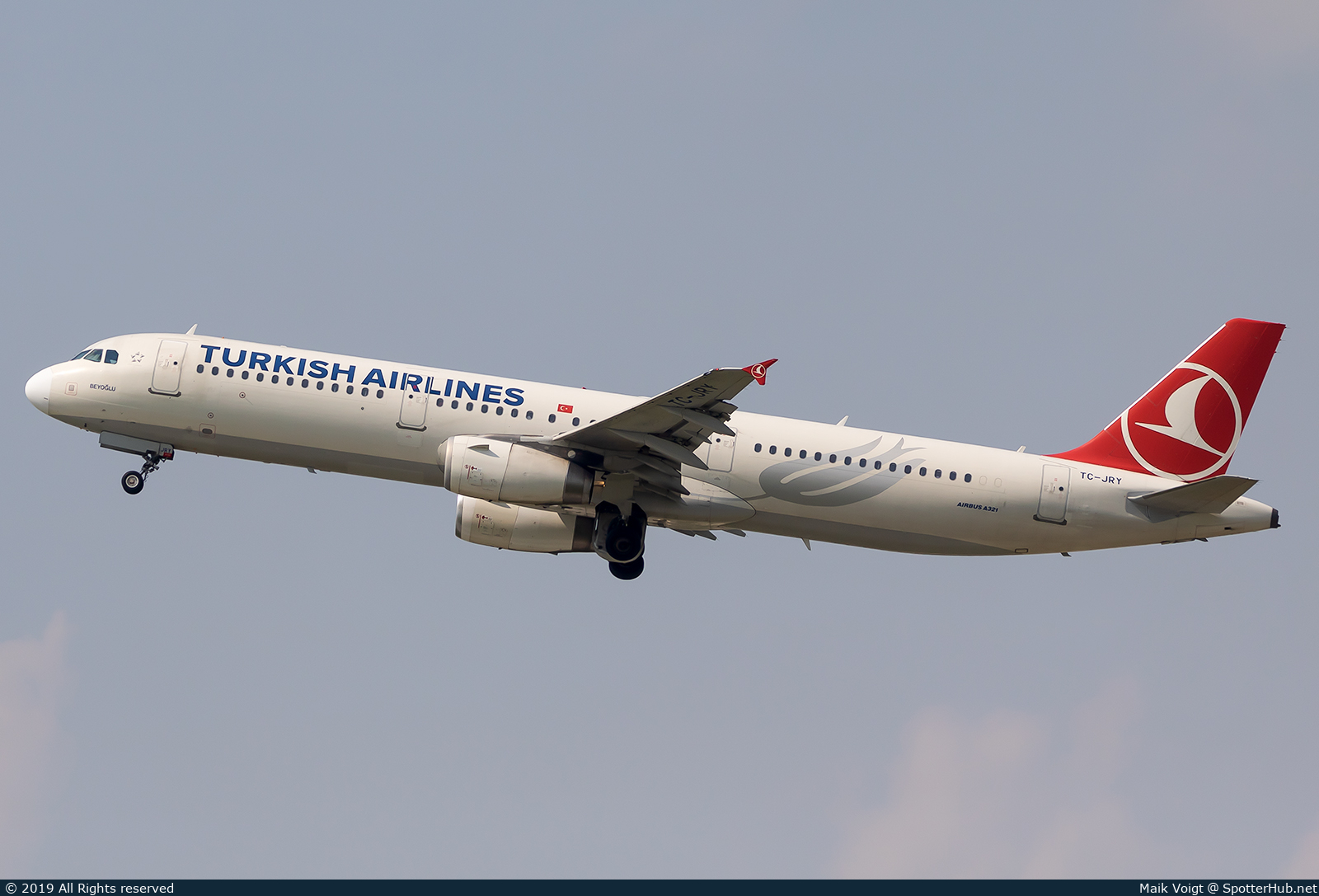 Photo of TC-JRY - Airbus A321-231 operated by Turkish Airlines