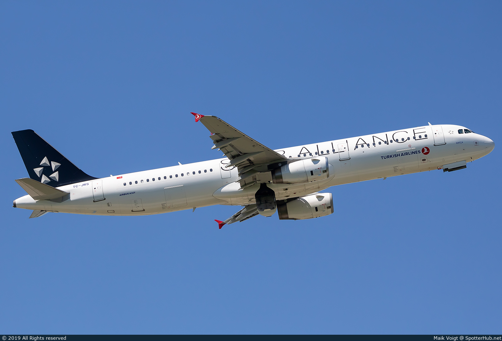 Photo of TC-JRS - Airbus A321-231 operated by Turkish Airlines