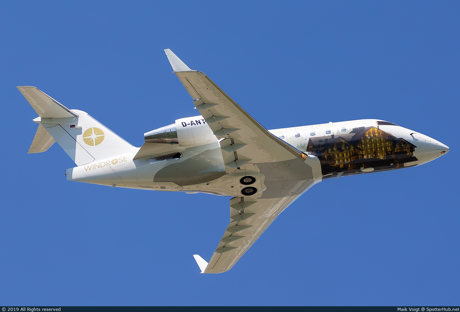 Photo of D-ANTR - Bombardier Challenger 604 operated by MHS Aviation