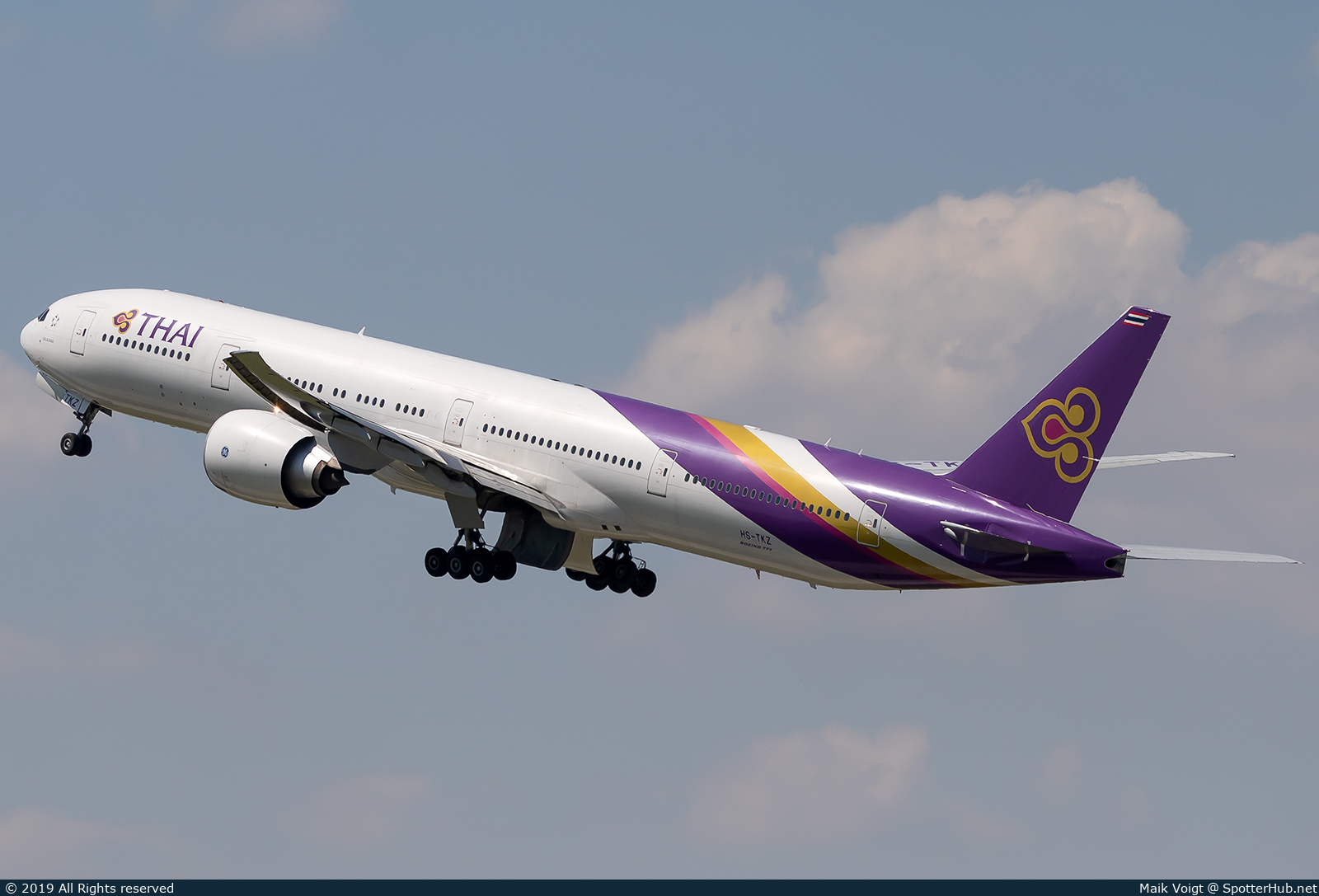 Photo of HS-TKZ - Boeing 777-3D7(ER) operated by Thai Airways International