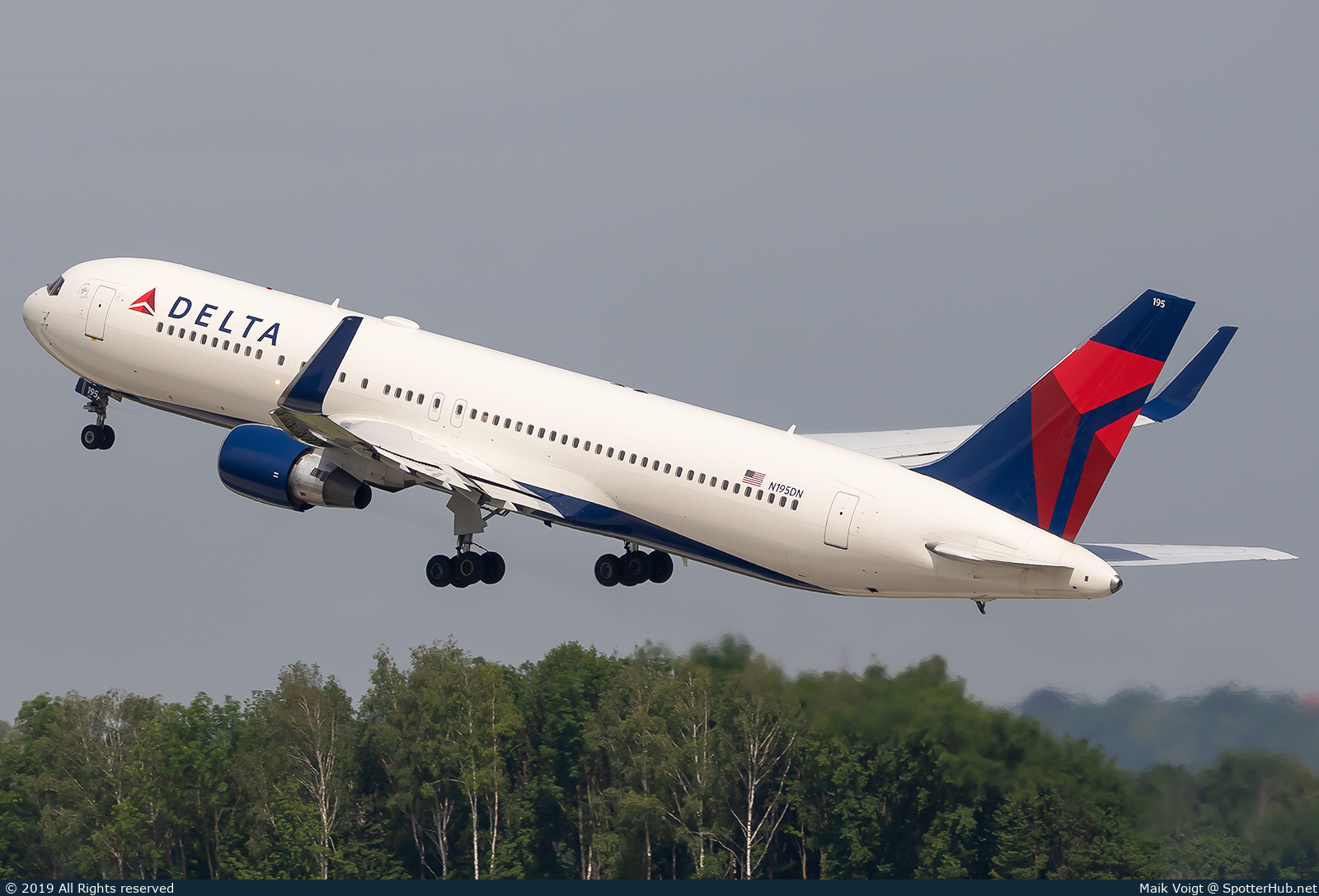 Photo of N195DN - Boeing 767-332(ER) operated by Delta Air Lines