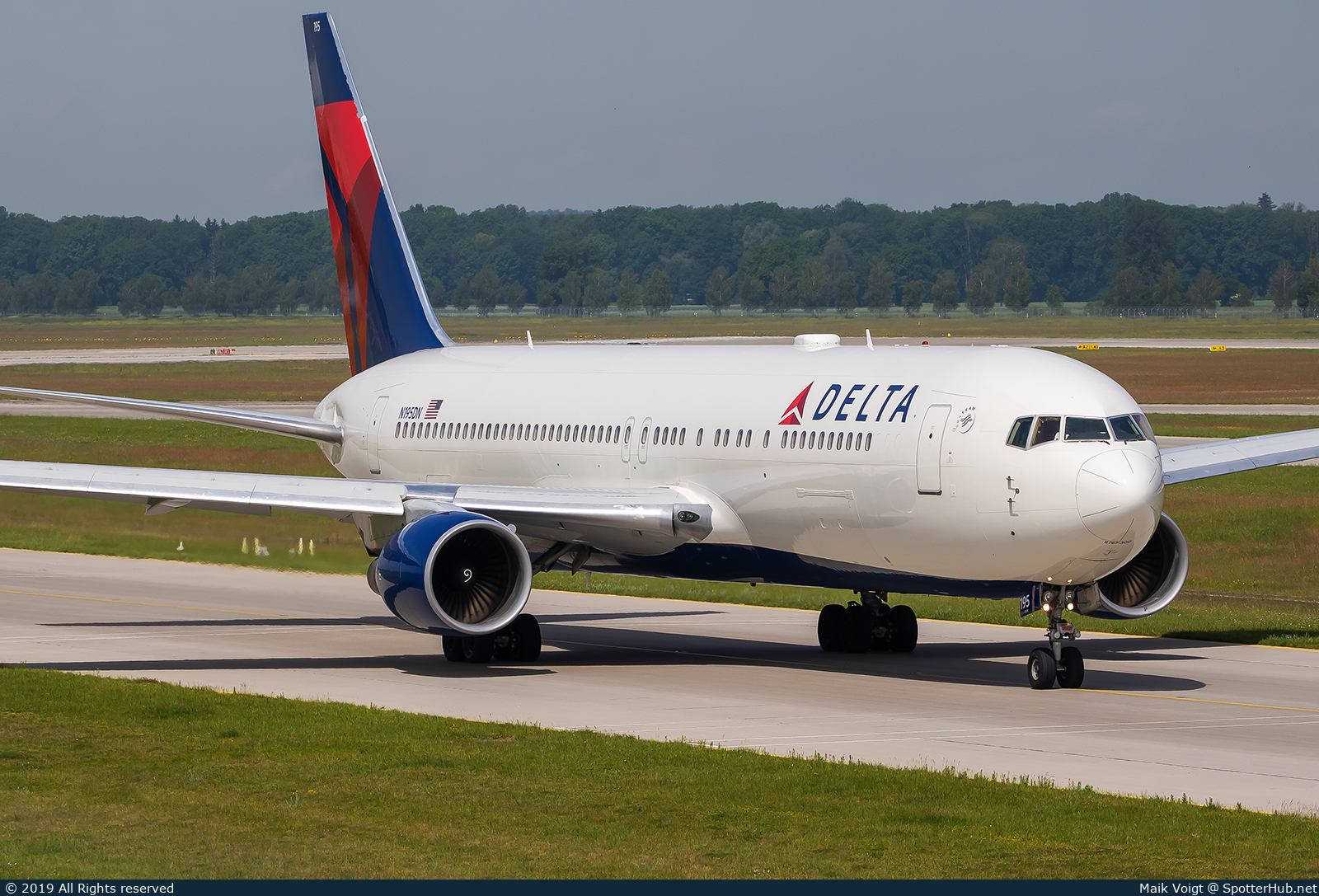 Photo of N195DN - Boeing 767-332(ER) operated by Delta Air Lines