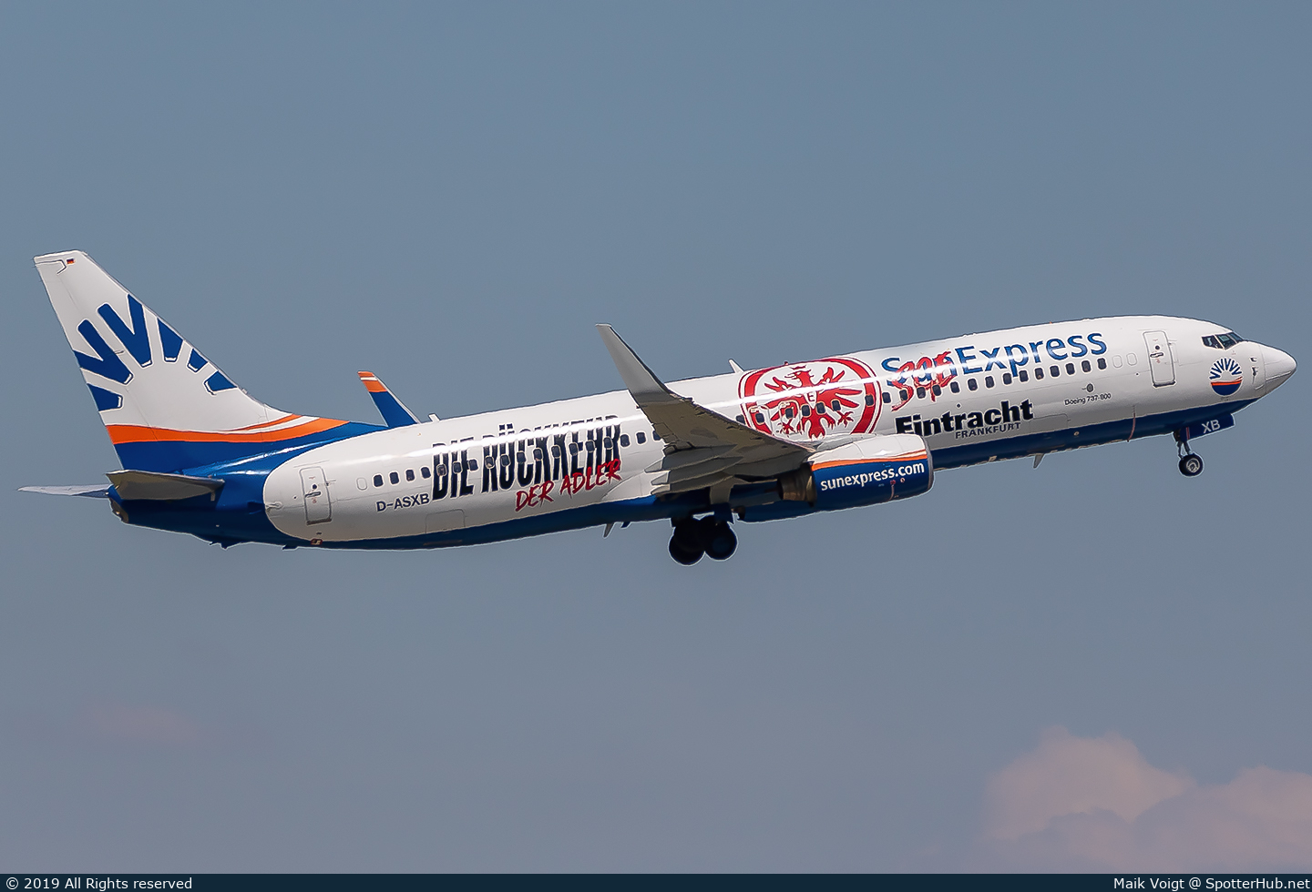 Photo of D-ASXB - Boeing 737-8Z9 operated by SunExpress Germany
