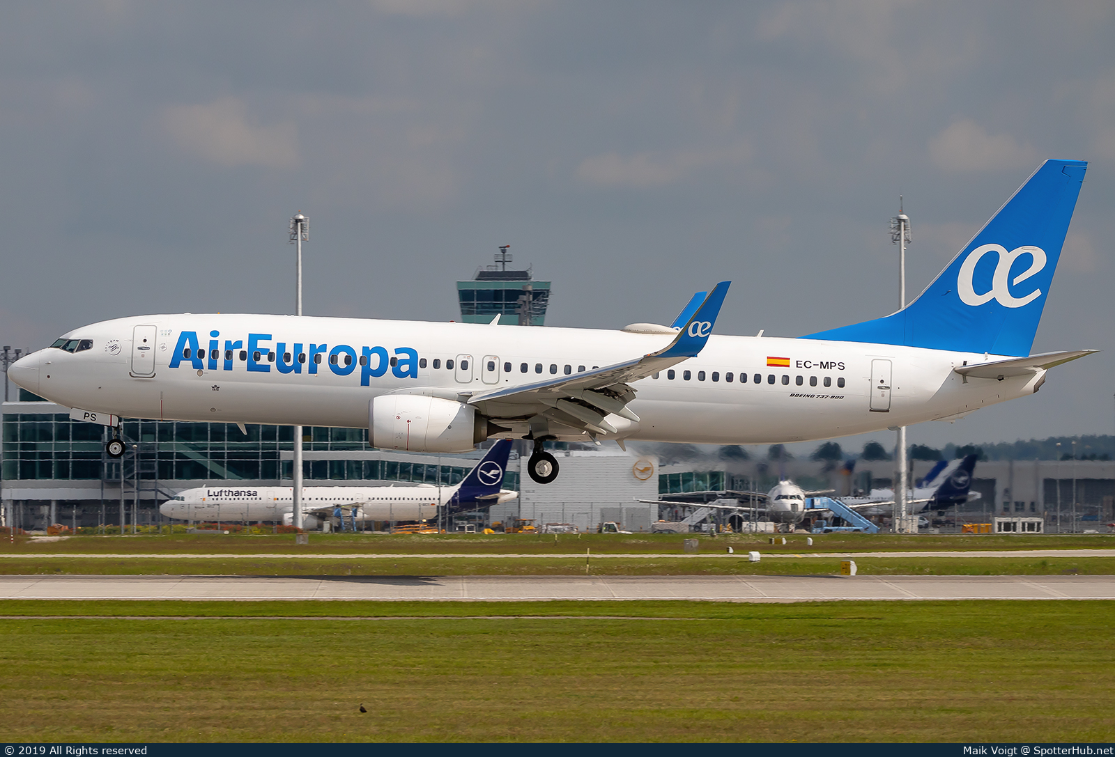 Photo of EC-MPS - Boeing 737-85P operated by Air Europa