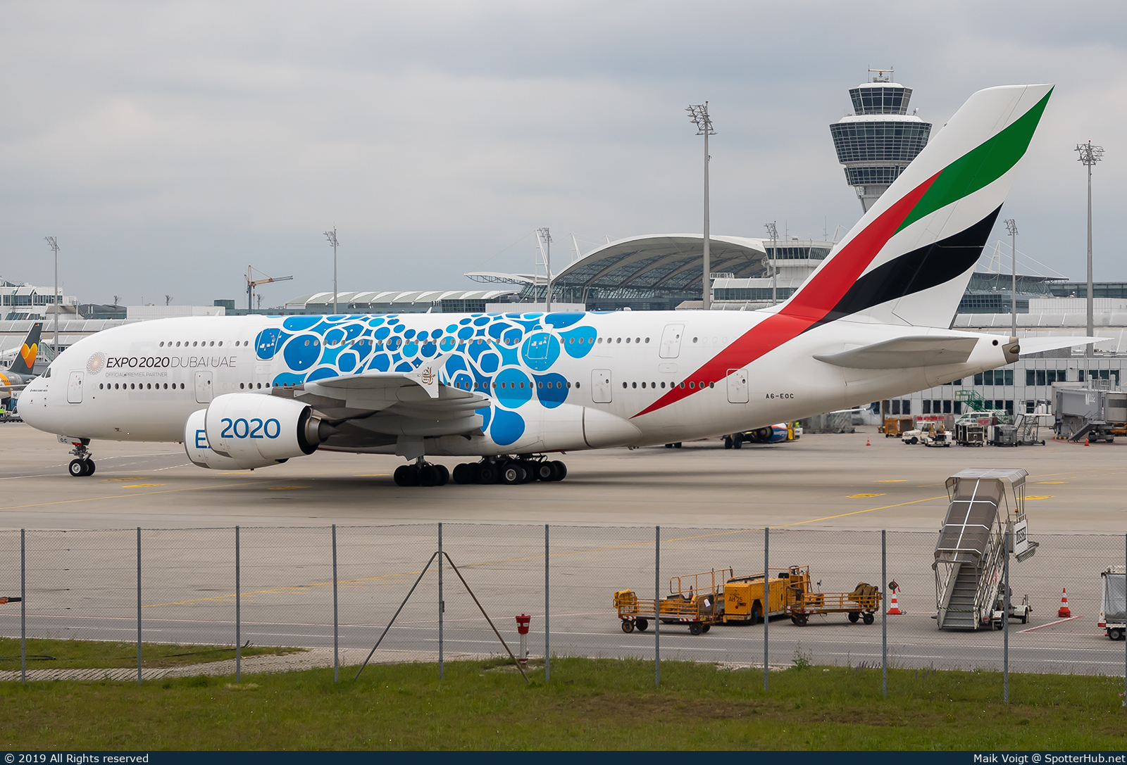 Photo of A6-EOC - Airbus A380-861 operated by Emirates