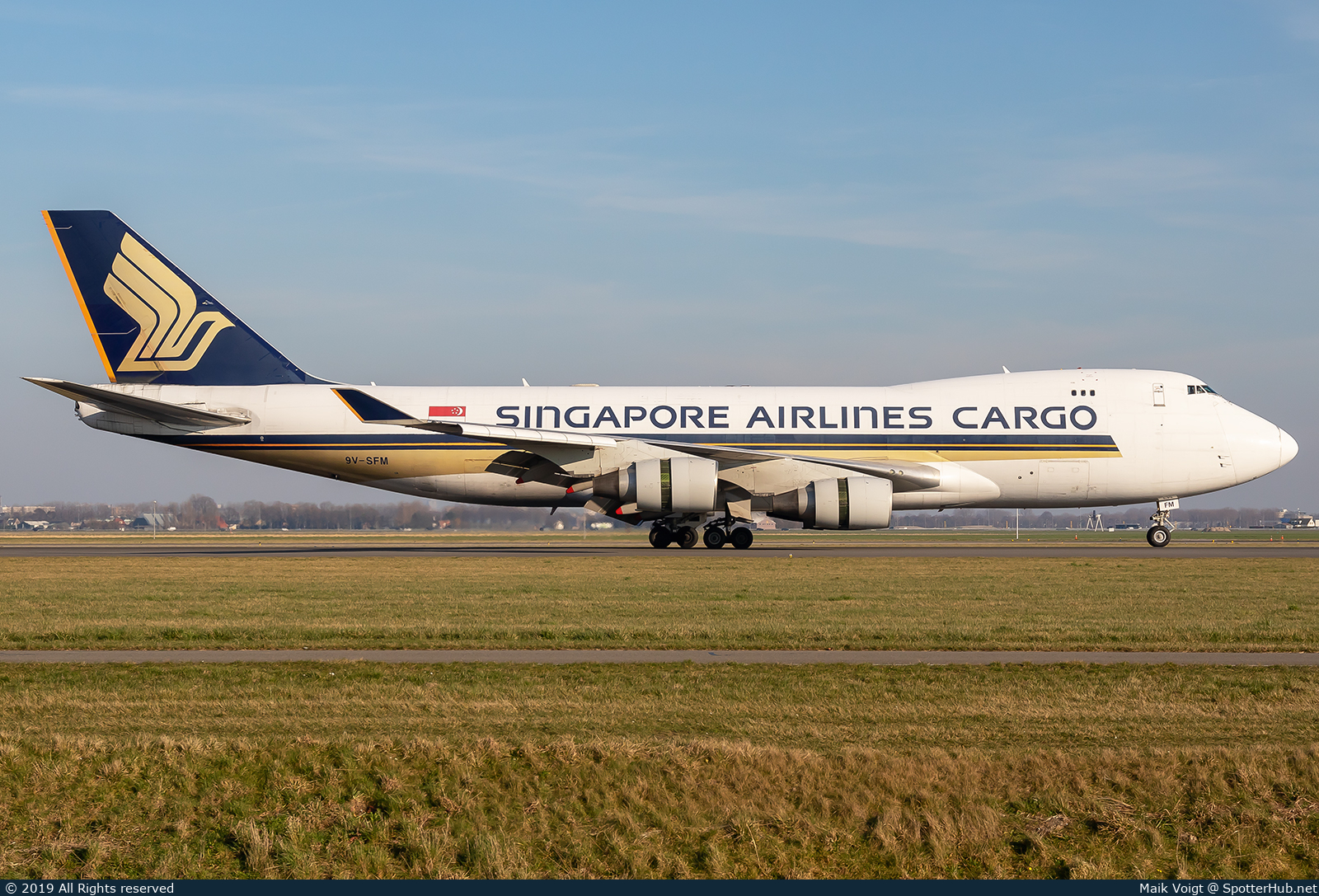 Photo of 9V-SFM - Boeing 747-412F operated by Singapore Airlines Cargo