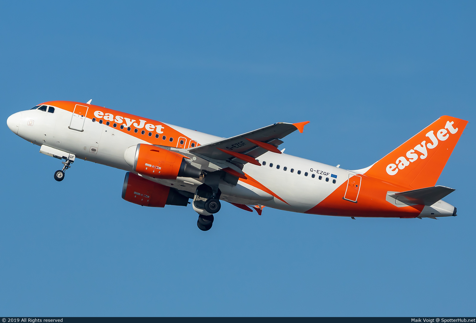 Photo of G-EZGF - Airbus A319-111 operated by easyJet