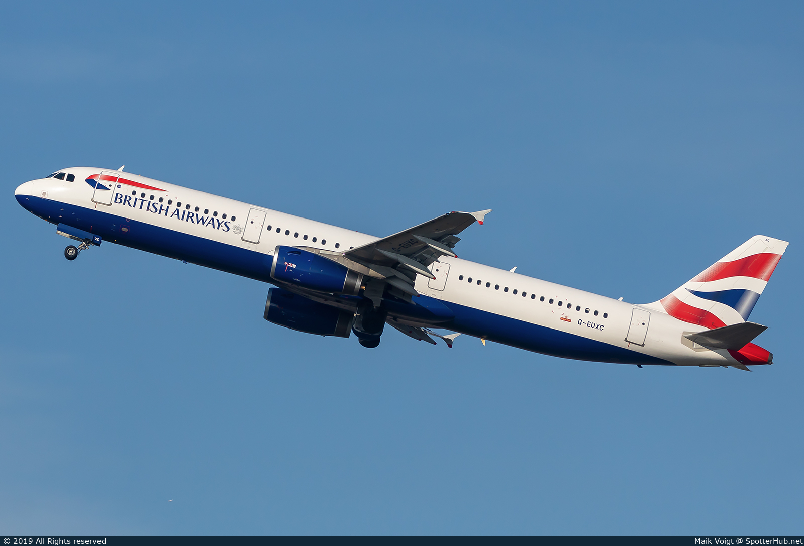 Photo of G-EUXC - Airbus A321-231 operated by British Airways