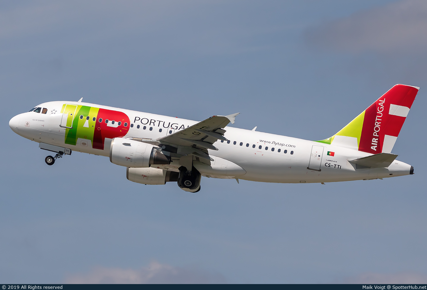 Photo of CS-TTI - Airbus A319-111 operated by TAP Air Portugal