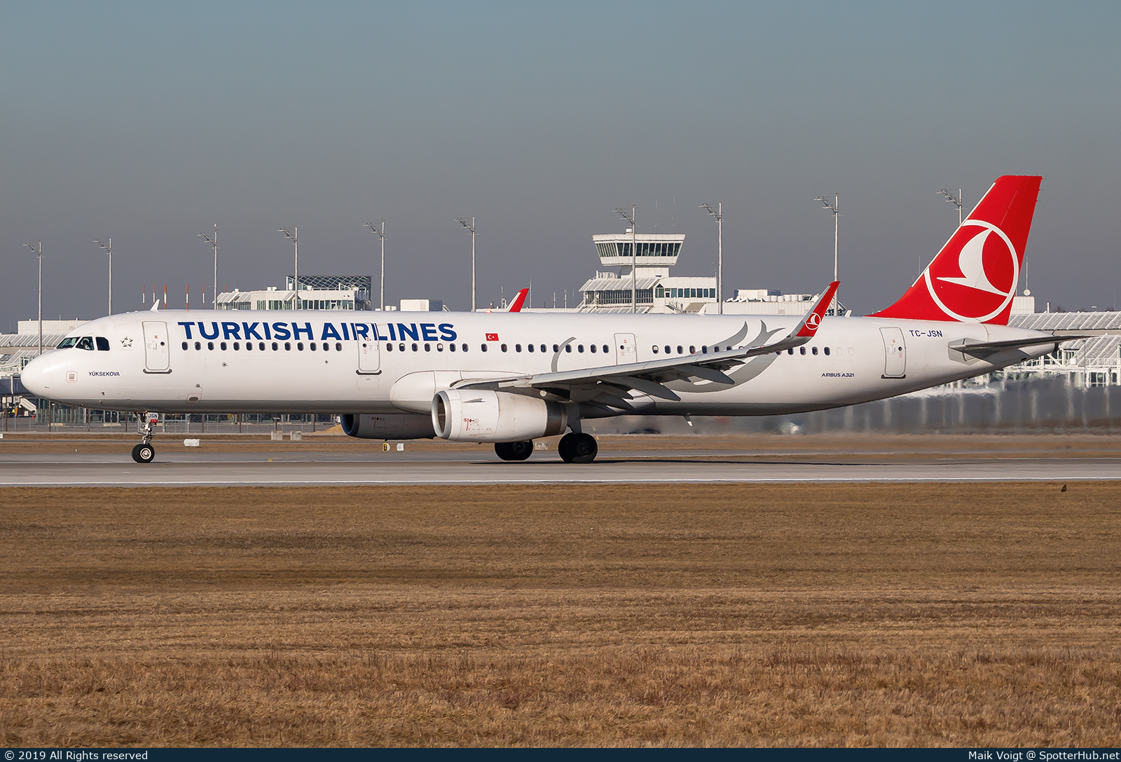 Photo of TC-JSN - Airbus A321-231 operated by Turkish Airlines