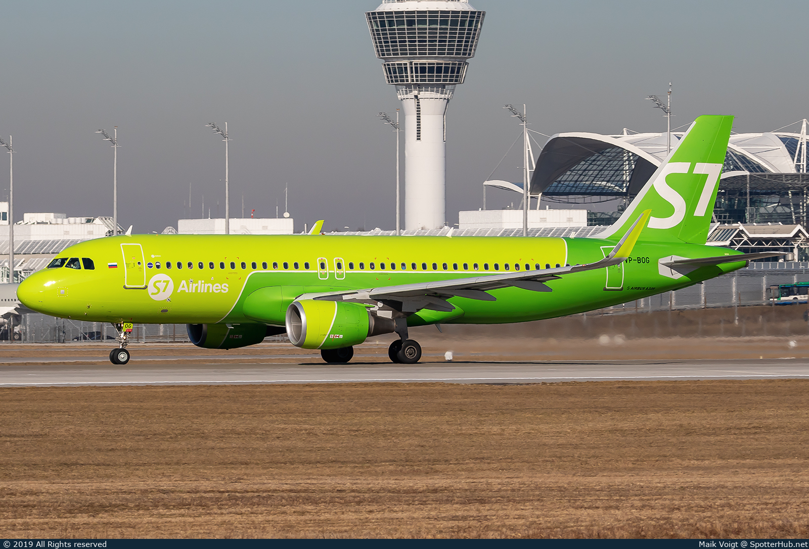 Photo of VP-BOG - Airbus A320-214 operated by S7 Airlines
