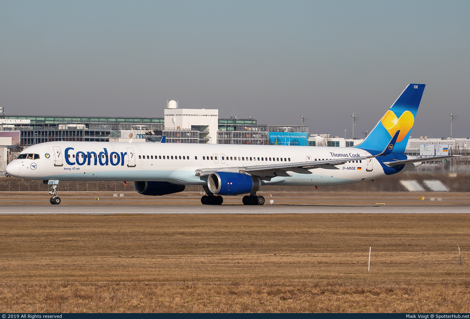 Photo of D-ABOE - Boeing 757-330 operated by Condor