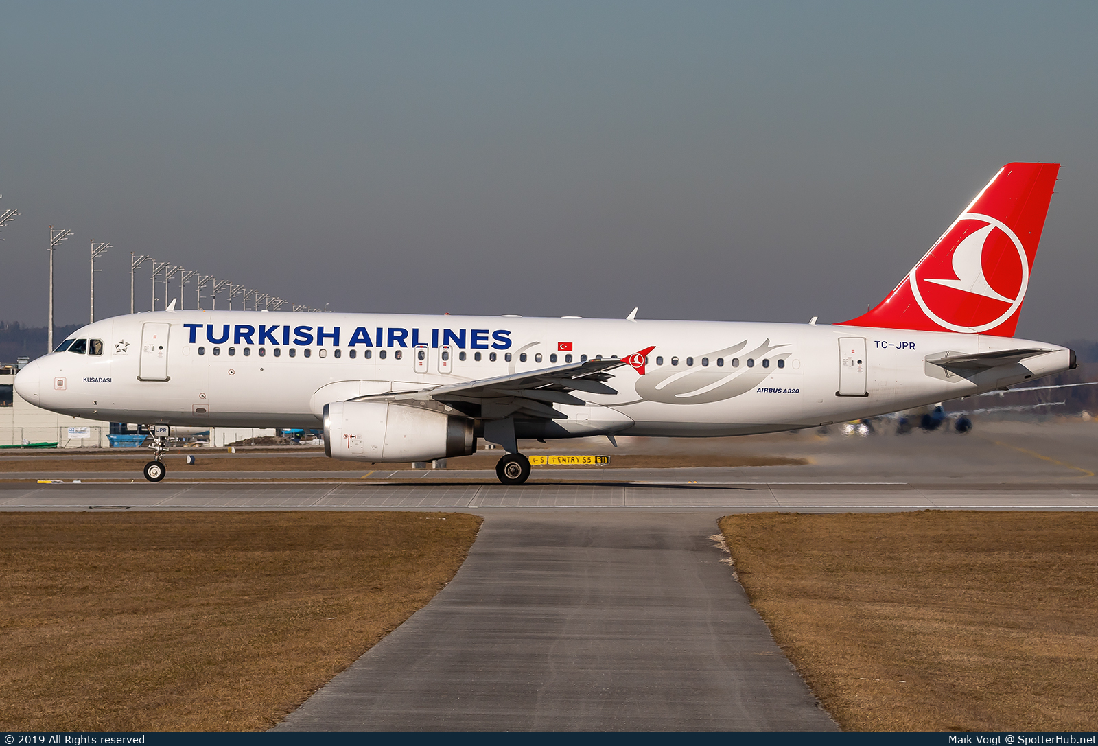Photo of TC-JPR - Airbus A320-232 operated by Turkish Airlines