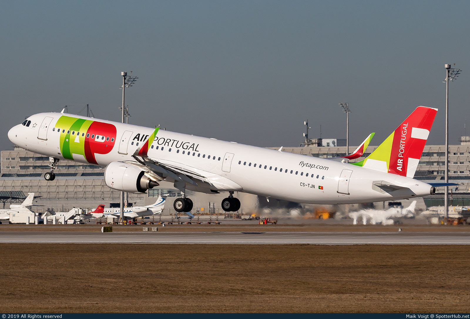 Photo of CS-TJN - Airbus A321-251N operated by TAP Air Portugal
