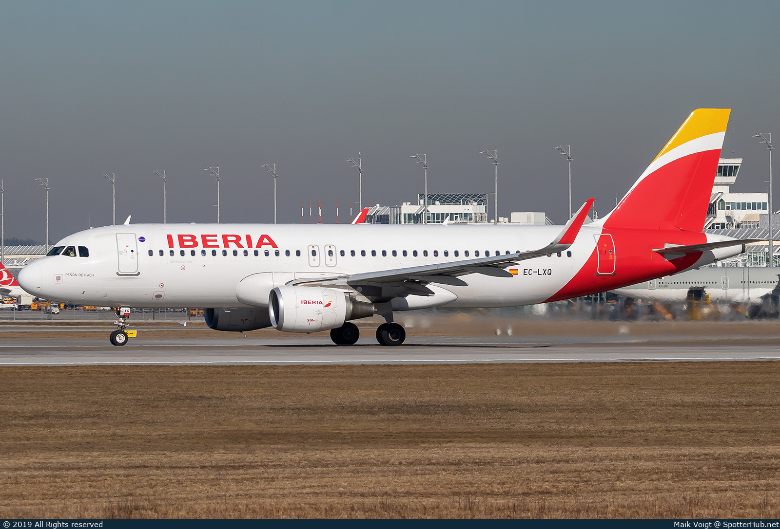 Photo of EC-LXQ - Airbus A320-216 operated by Iberia