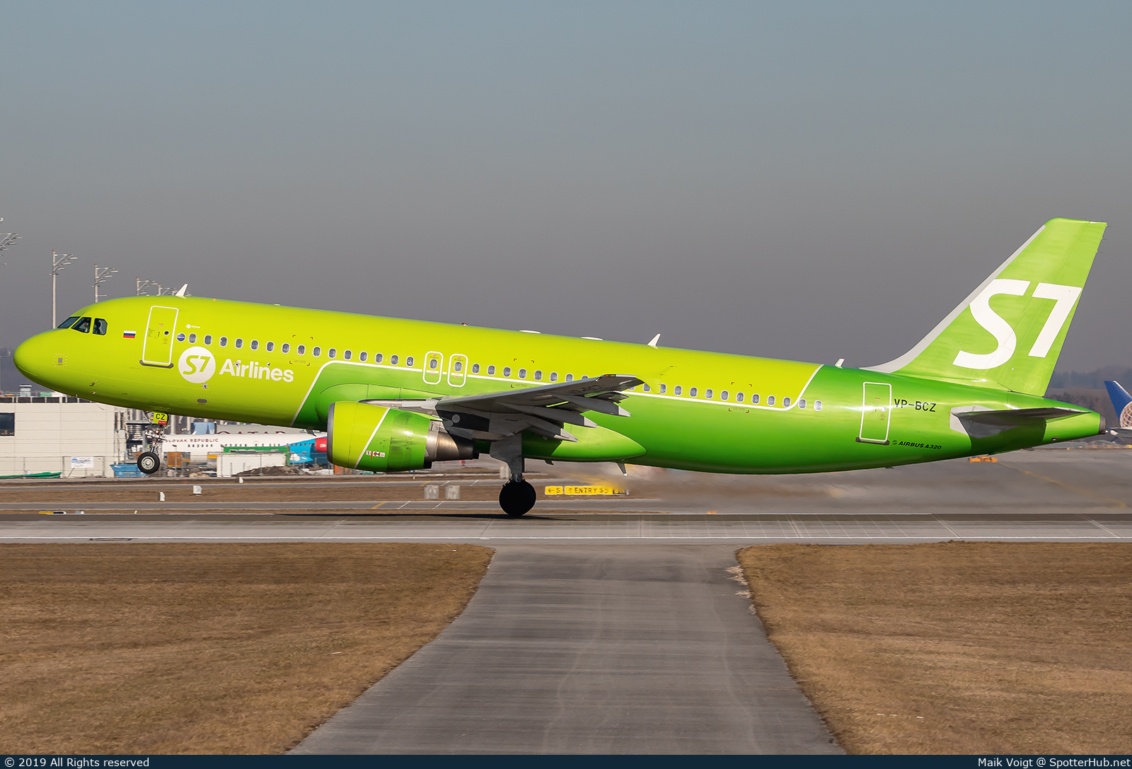 Photo of VP-BCZ - Airbus A320-214 operated by S7 Airlines