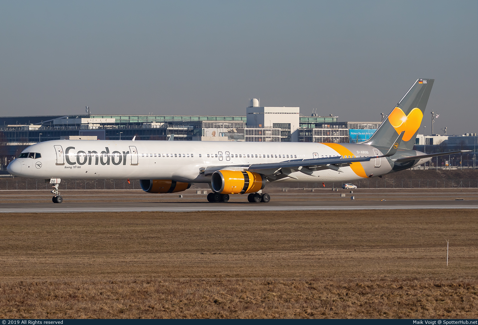 Photo of D-ABOG - Boeing 757-330 operated by Condor