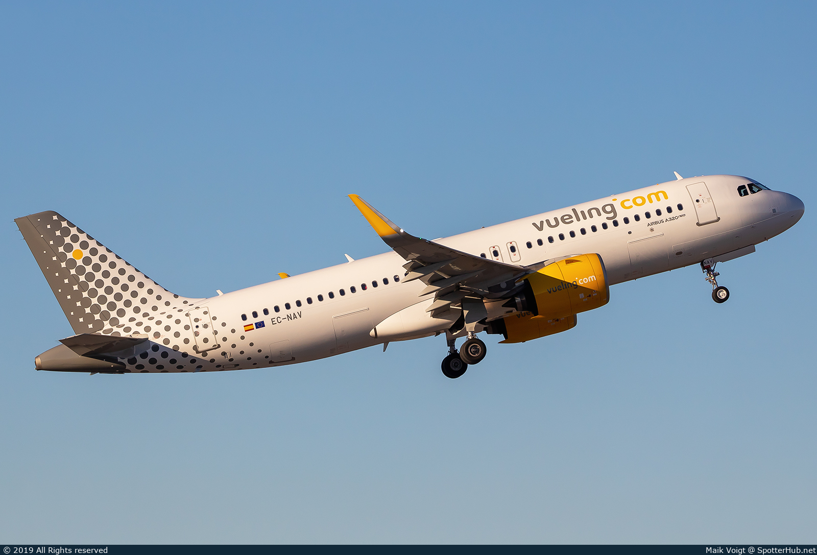 Photo of EC-NAV - Airbus A320-271N operated by Vueling
