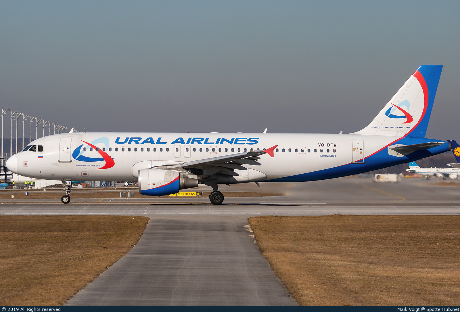 Photo of VQ-BFW - Airbus A320-214 operated by Ural Airlines