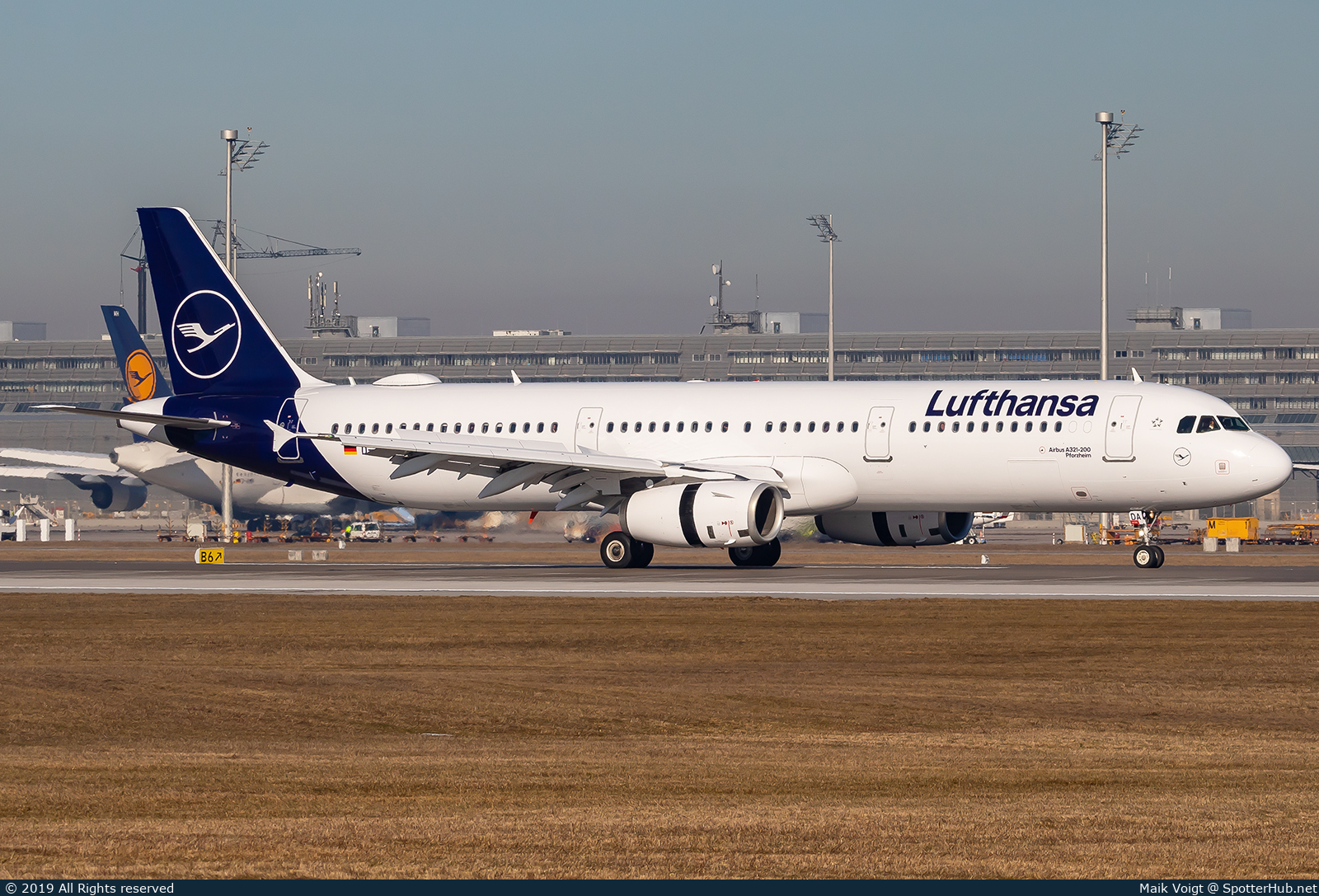 Photo of D-AIDA - Airbus A321-231 operated by Lufthansa