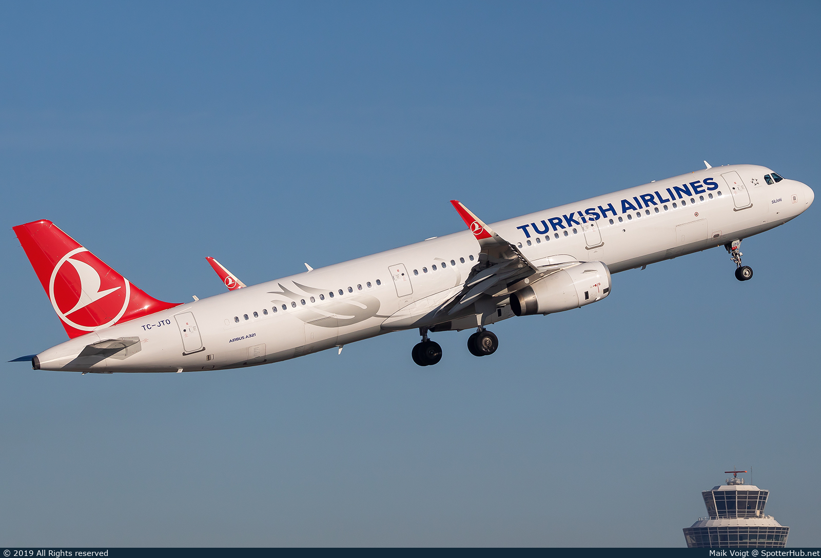 Photo of TC-JTO - Airbus A321-231 operated by Turkish Airlines