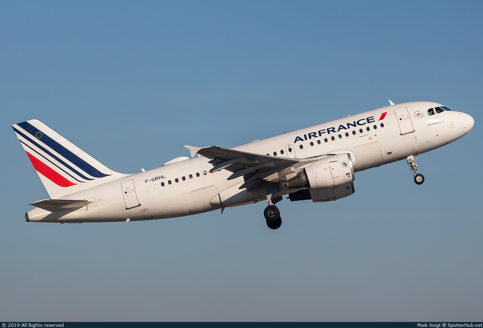 Photo of F-GRHL - Airbus A319-111 operated by Air France