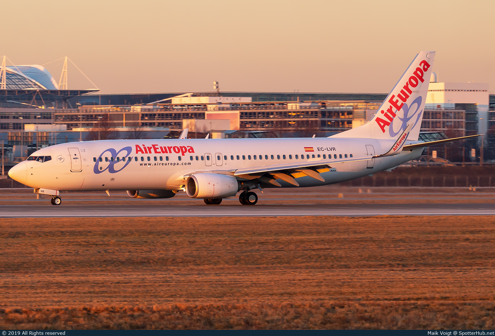 Photo of EC-LVR - Boeing 737-85P operated by Air Europa