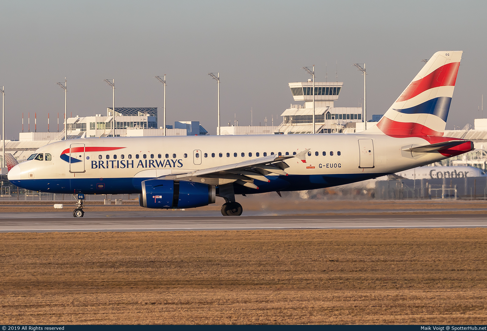 Photo of G-EUOG - Airbus A319-131 operated by British Airways