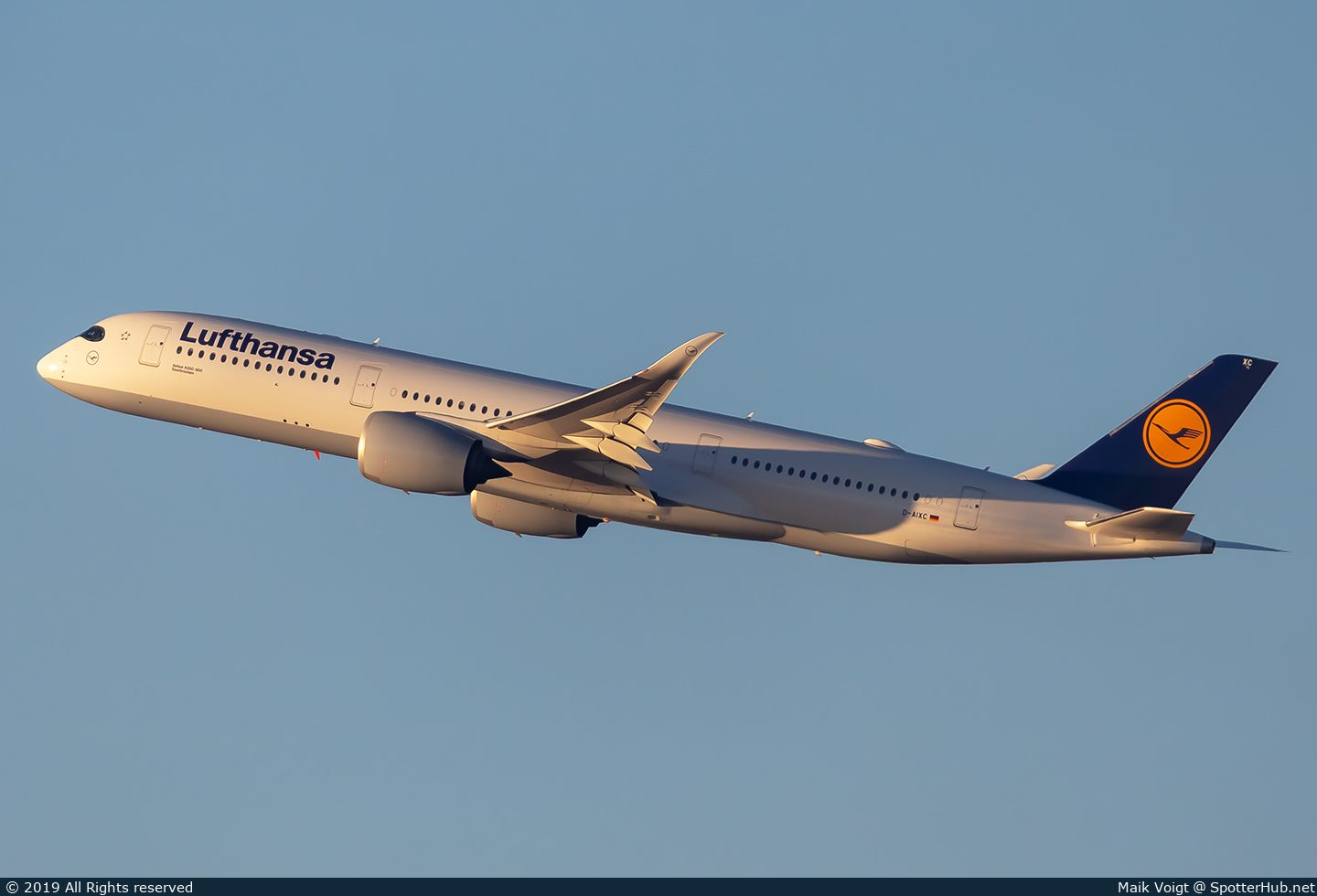 Photo of D-AIXC - Airbus A350-941 operated by Lufthansa
