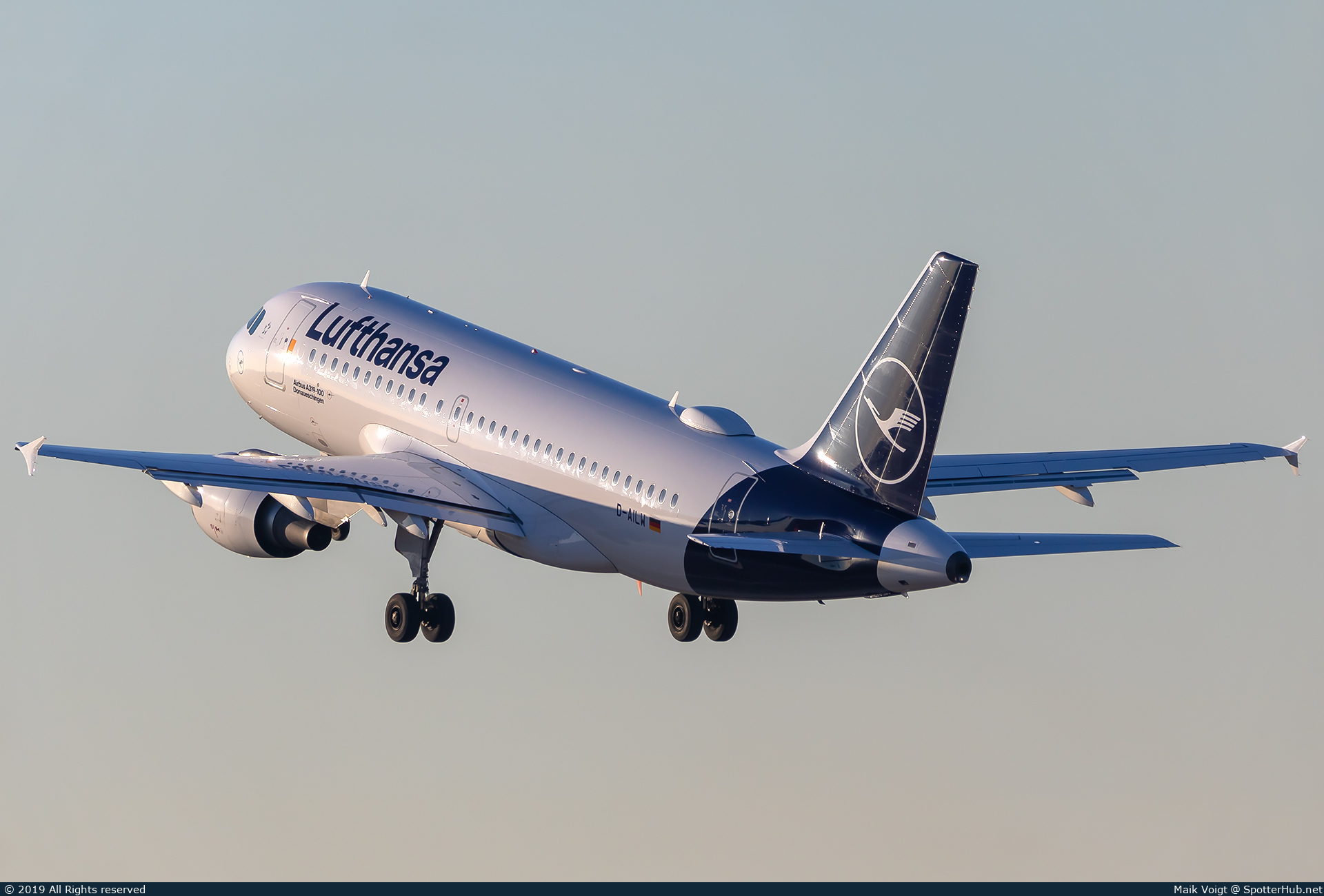 Photo of D-AILW - Airbus A319-114 operated by Lufthansa