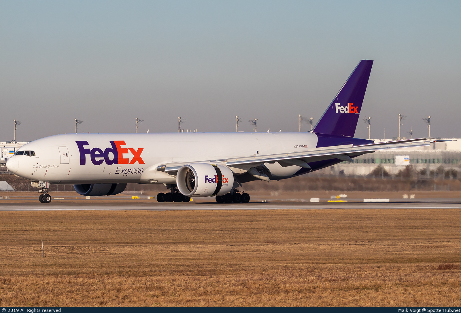 Photo of N878FD - Boeing 777-FS2 operated by FedEx
