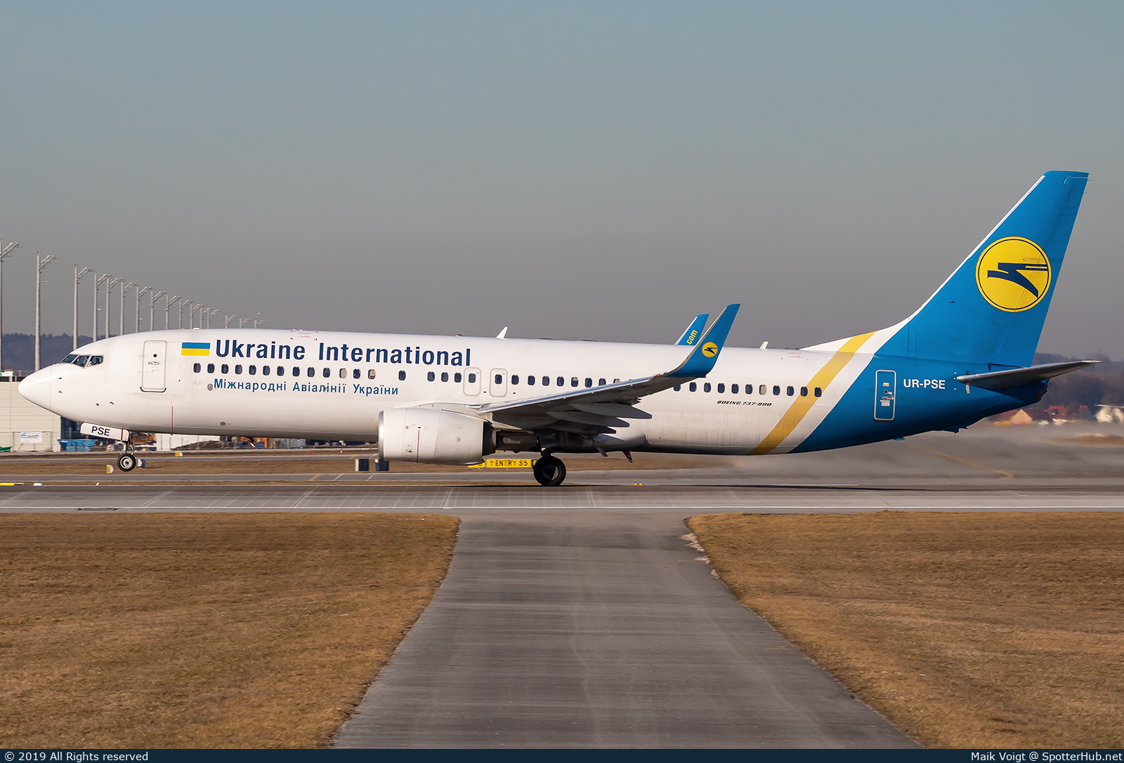 Photo of UR-PSE - Boeing 737-84R operated by Ukraine International Airlines