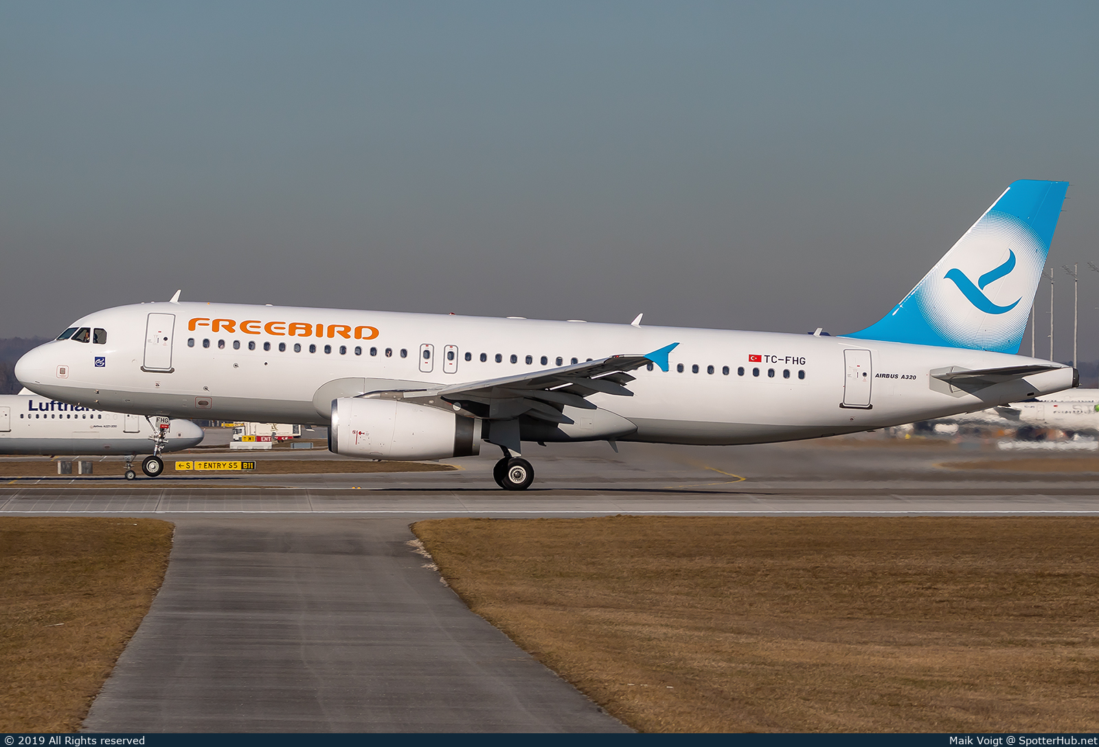 Photo of TC-FHG - Airbus A320-232 operated by Freebird Airlines