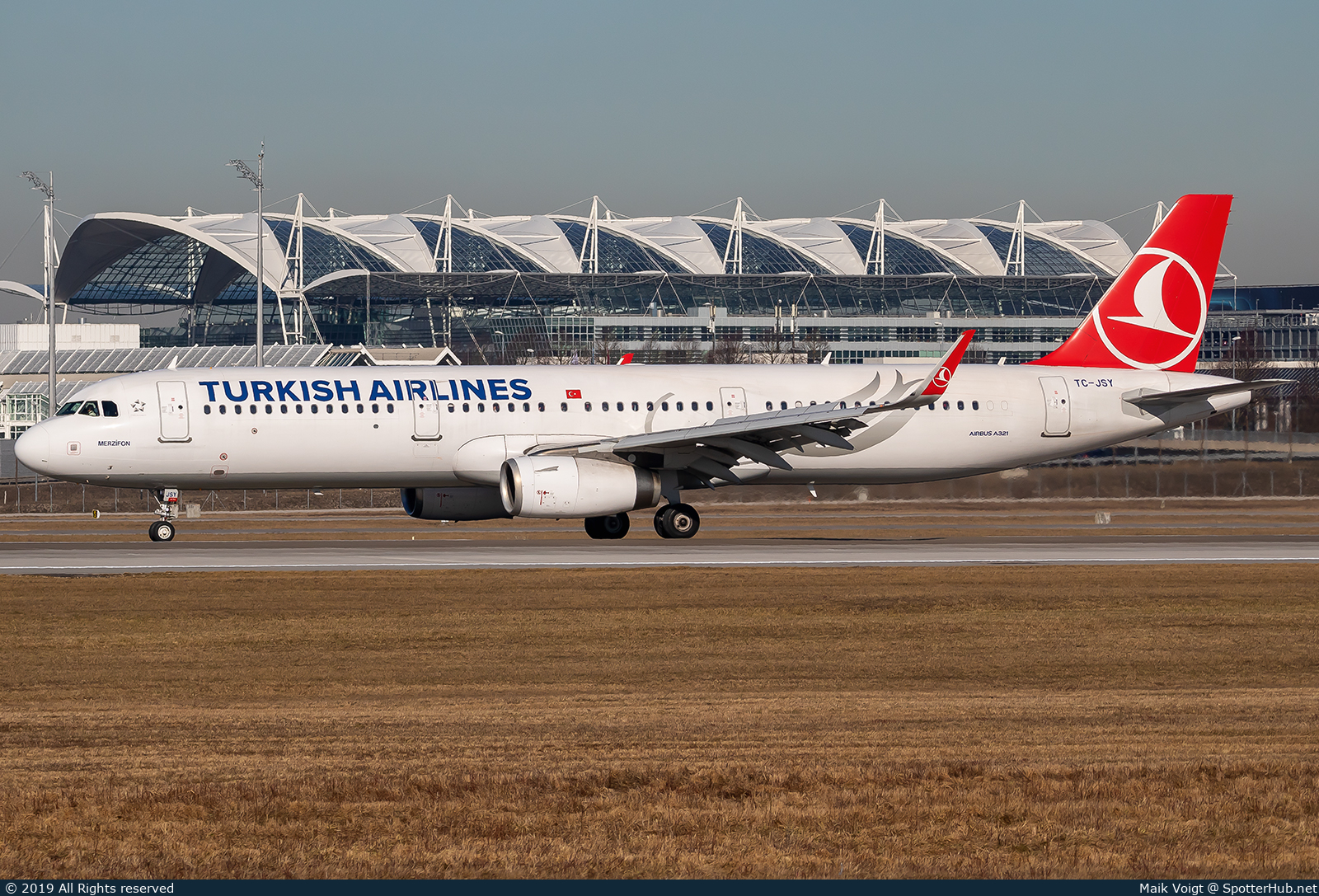 Photo of TC-JSY - Airbus A321-231 operated by Turkish Airlines