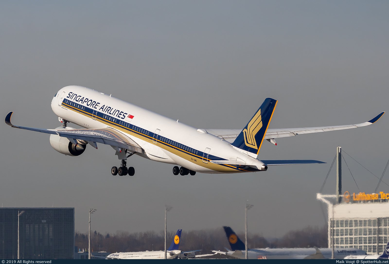 Photo of 9V-SMB - Airbus A350-941 operated by Singapore Airlines
